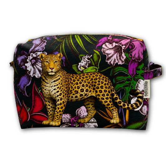Folklore Leo Black Toiletry Bag